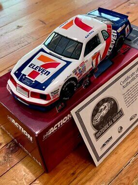 ACTION ELITE 1985 Thunderbird KYLE PETTY #7 | 7-11 | 1:24 Diecast 03 LTD Edition